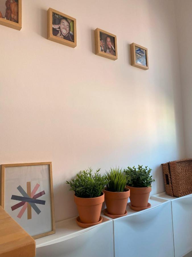 Lisbon, Renovated T2 Apartment Portas De Benfica Amadora Kültér fotó